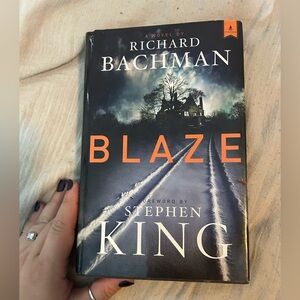 BLAZE RICHARD
BACHMAN FOREWORD BY
STEPHEN KING. Chapter book. AMAZING CONDITON